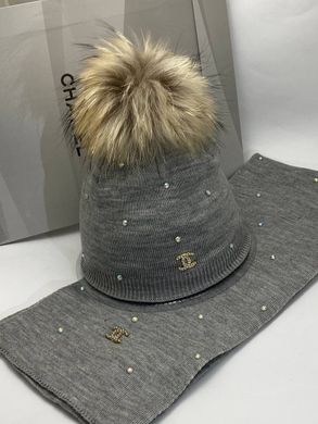 Набор шапка и шарф Ch*nel серый с стразами 3500